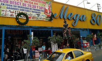 Asesinan en centro comercial Mega 80 a directivo del establecimiento.