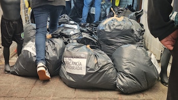 En el lugar se aseguraron productos apócrifos. (X @POSTA_Mexico)