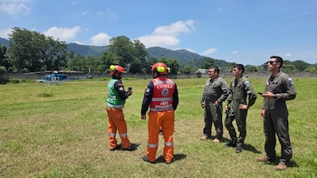 El accidente de la aeronave obligó a una coordinación entre entidades estatales, cuerpos de socorro y comunidades locales por tratarse de un área de difícil acceso. (Cortesía: Coordinadora Nacional para la Reducción de Desastres)