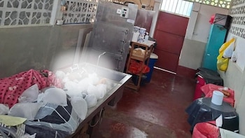 Morgue de Satipo conserva cadáveres con bolsas de hielo ante falta de refrigeración y escasez de médicos legistas