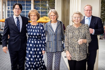 La princesa Irene de Borbón junto a sus hermanas en una imagen de archivo. (The Grosby Group)