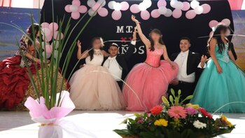 Locatarios del Mercado de las Flores de Jamaica dieron los arreglos florales para el evento (Foto: especial)