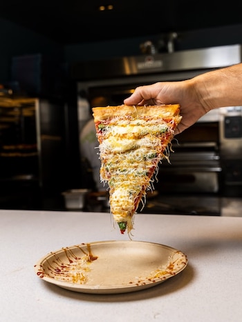 Pizza Kalis en el puesto