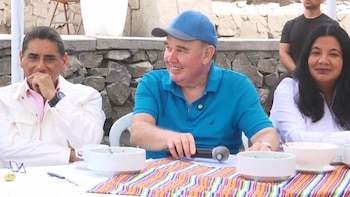 Rafael López Aliaga desayuna junto a Carlos Álvarez antes de acudir a votar en las Elecciones Regionales y Municipales 2026
