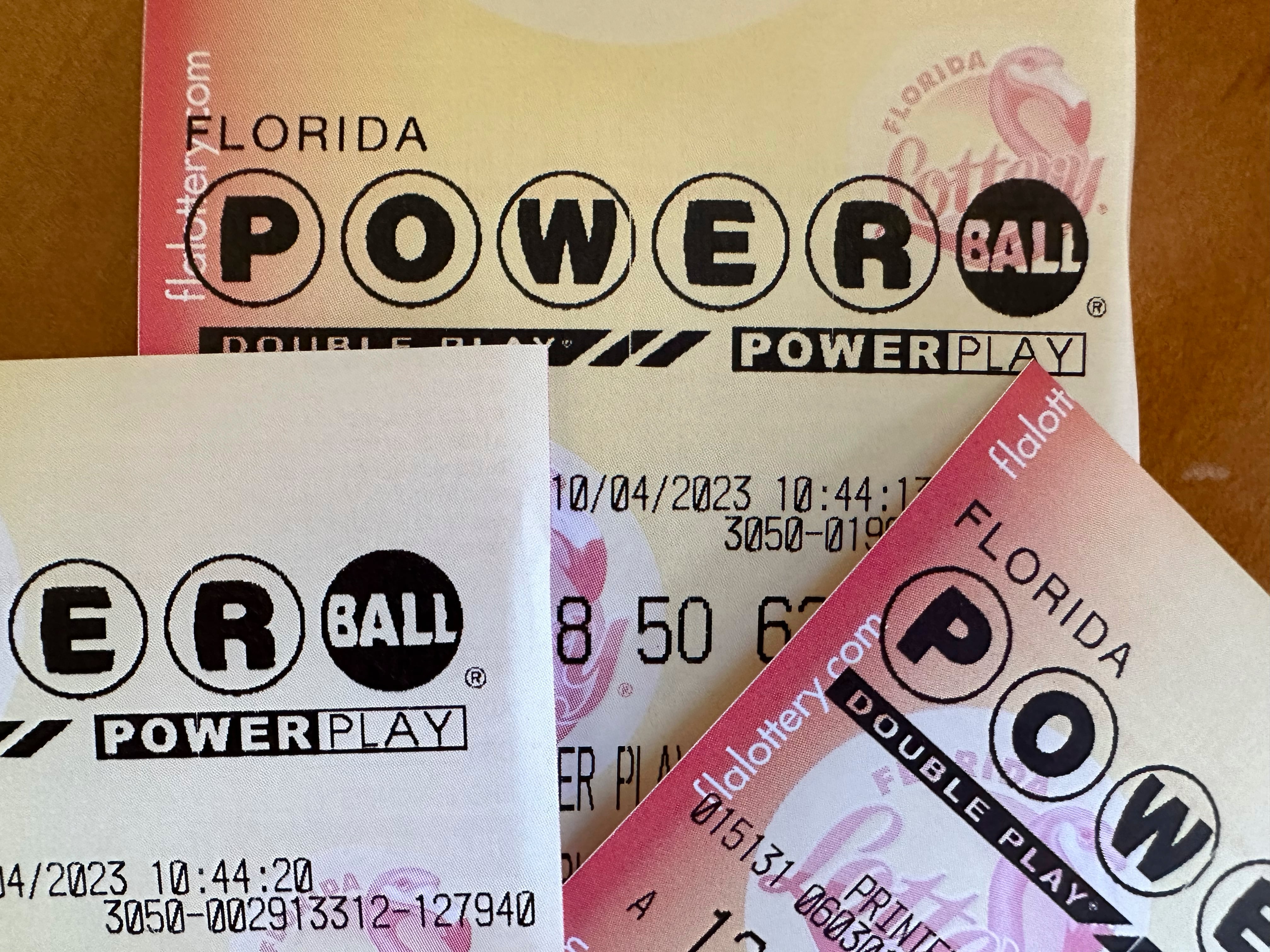 El boleto ganador de Powerball fue vendido en una estación de servicio Hy-Vee de la calle 36 Norte de Quincy, según la Lotería de Illinois. (AP Foto/Wilfredo Lee, archivo)