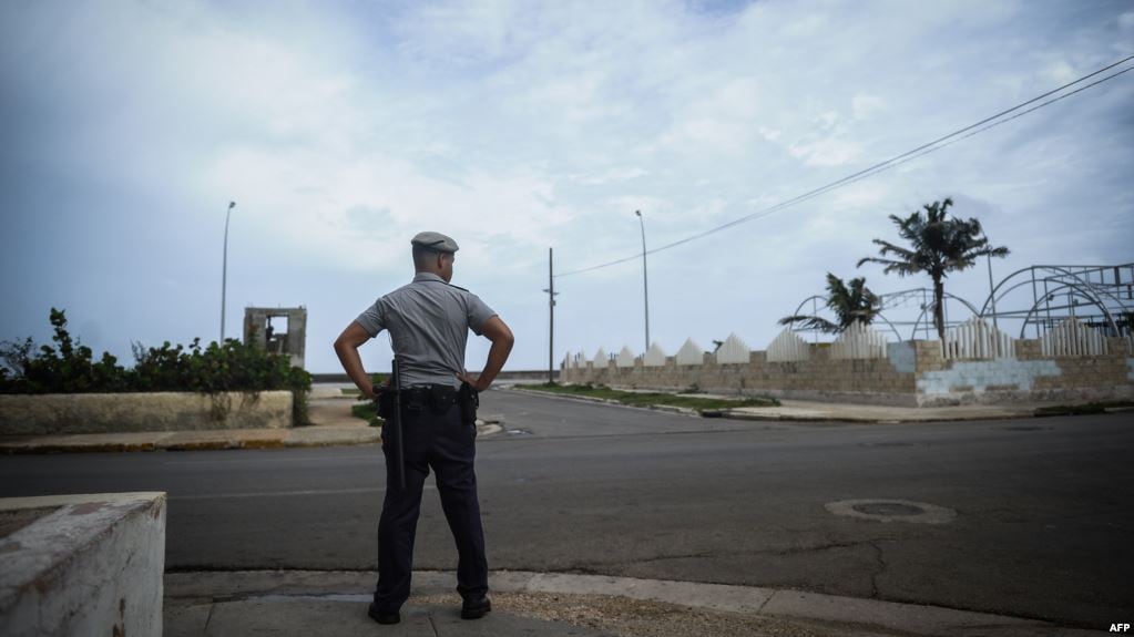 Un policía de la dictadura cubana (AFP/Archivo)