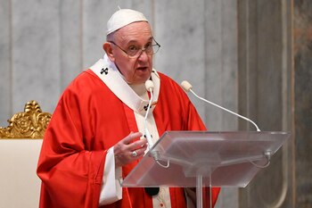 El papa Francisco habla durante