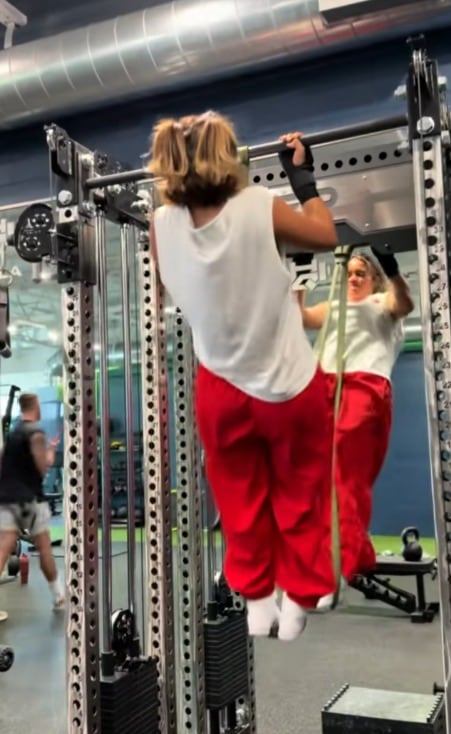 La exigencia en el entrenamiento de Karol G se vuelve referente para sus seguidores - crédito @karolg/tiktok