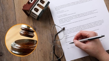 Un hombre recurre el reparto