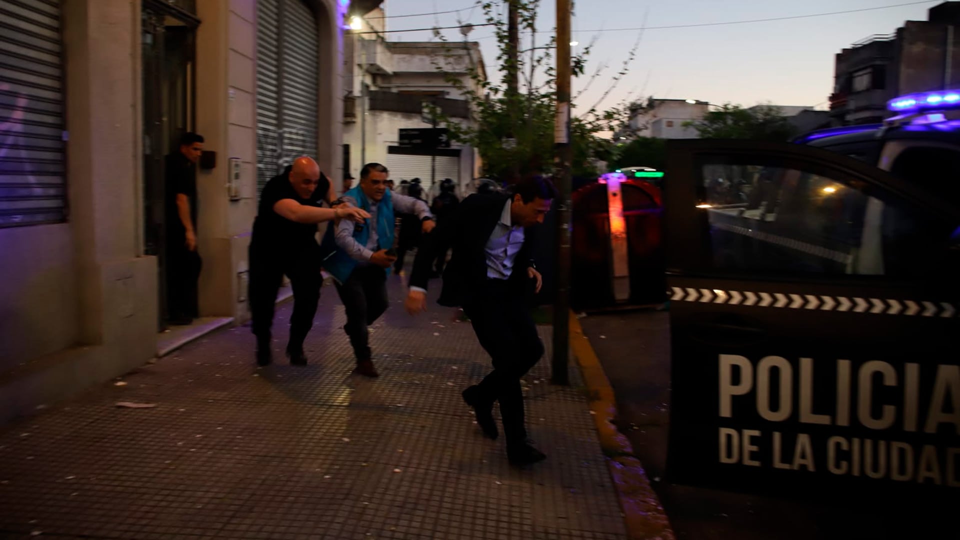 En octubre pasado, Moretti debió retirarse de la sede de San Lorenzo con custodia policial