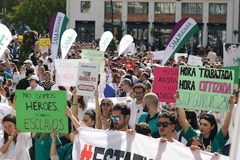 Imagen de una manifestación de médicos contra el Estatuto Marco en Málaga. (Europa Press)