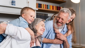 Una familia de acogida. (Freepik)