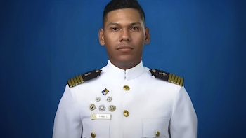 Extraña muerte de un cadete venezolano en un buque en Sicilia: su familia exige investigar la causa y repatriar el cuerpo