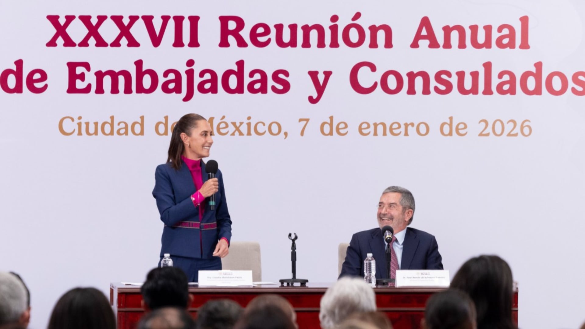 El encuentro buscó fortalecer la comunicación y planificación entre la presidencia y los representantes de México en el extranjero.