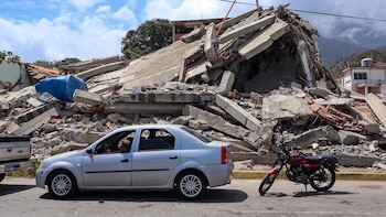 Aumentan a más de 6.300 los muertos por el doble terremoto registrado a finales de junio en Venezuela