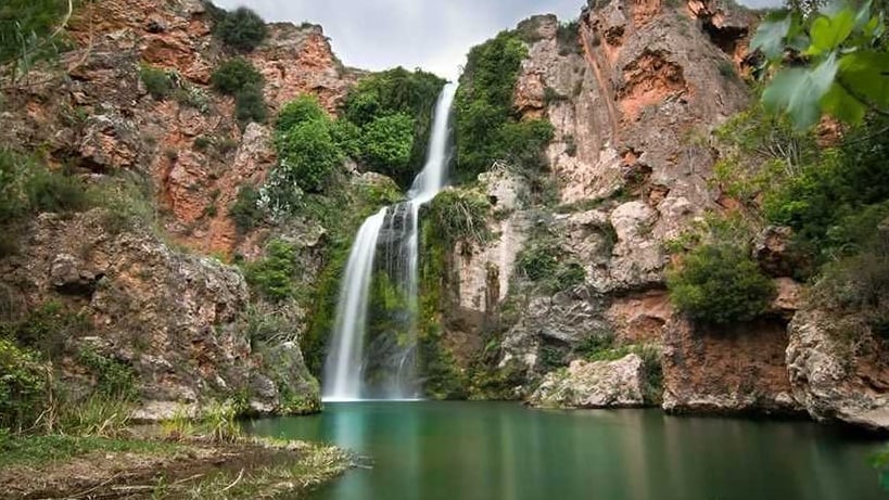 Las 4 cascadas más bonitas de Valencia para visitar este verano: rutas naturales, piscinas fluviales y hasta 60 metros de altura en medio de la naturaleza