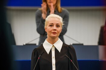 Yulia Navalnaya durante un discurso
