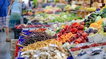 Frutas y verduras: cuánto hay que comer por día y qué tan lejos están los argentinos de esa cifra
