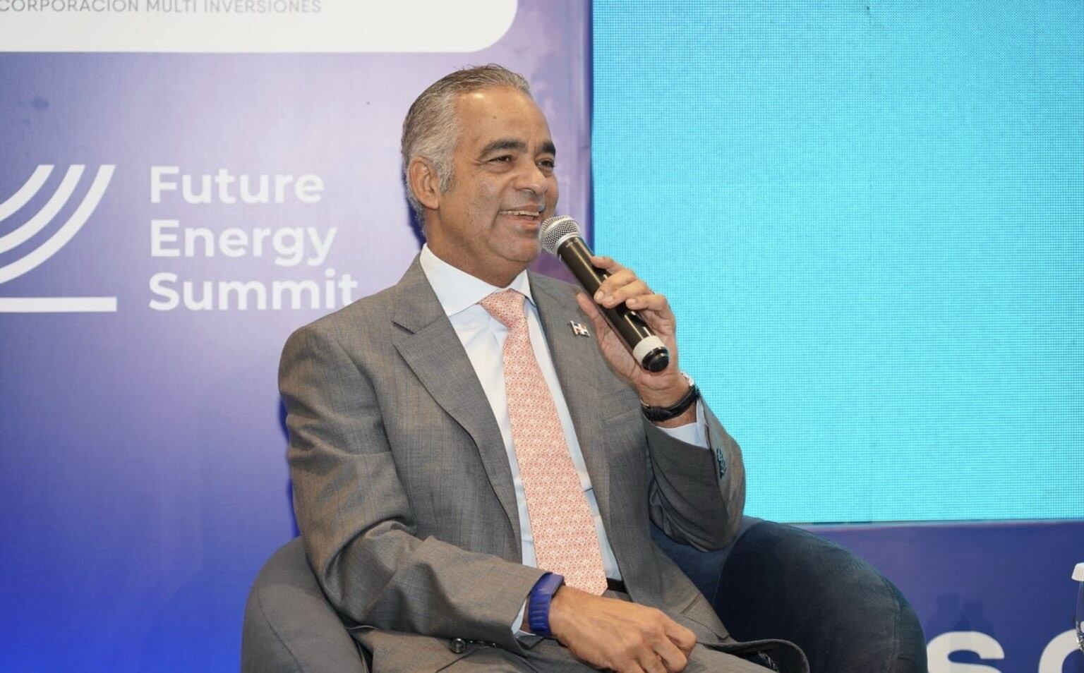 El ministro de Energía y Minas, Joel Santos, afirmó que el almacenamiento será la herramienta de mayor impacto para reducir el vertimiento de energía./ (Redes Joel Santos)