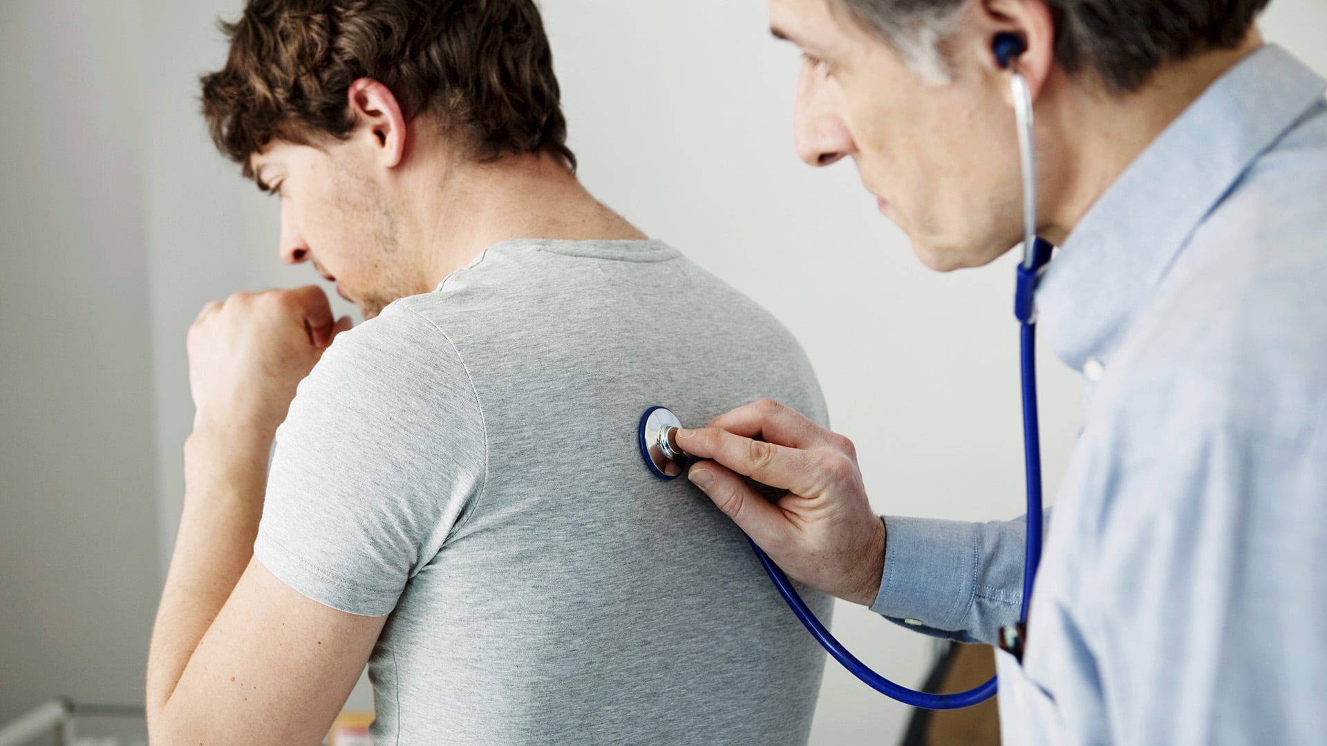 El 90% de los cuadros de tos son de virus respiratorios y se dan generalmente en el invierno porque hay mayor circulación viral, ya sea por resfríos comunes o gripe (Shutterstock.com)