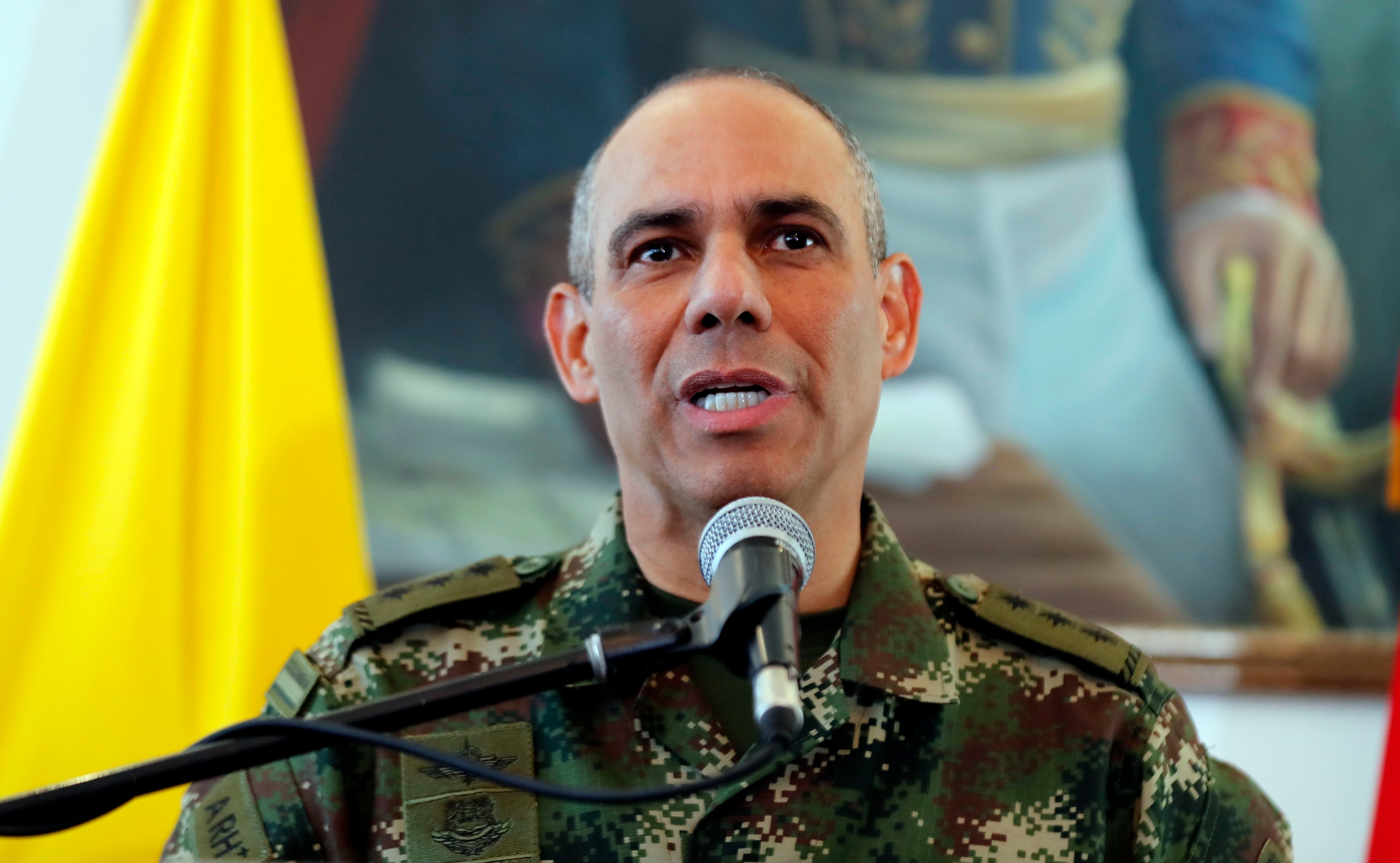 El excomandante Eduardo Zapateiro habría insistido en generar encuentros de carácter íntimo y sexual con las subalternas - crédito Mauricio Dueñas Castañeda/EFE