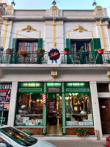 La fachada de la peluquería