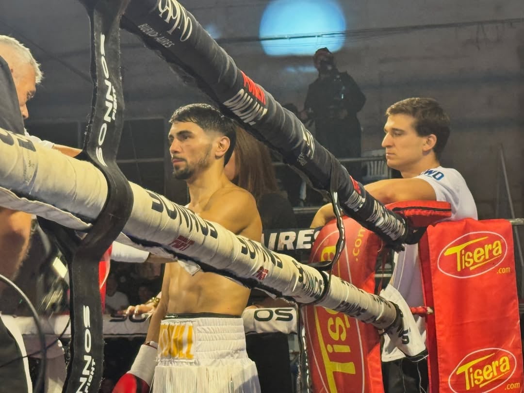 El argentino fue superado por el filipino en el primer asalto