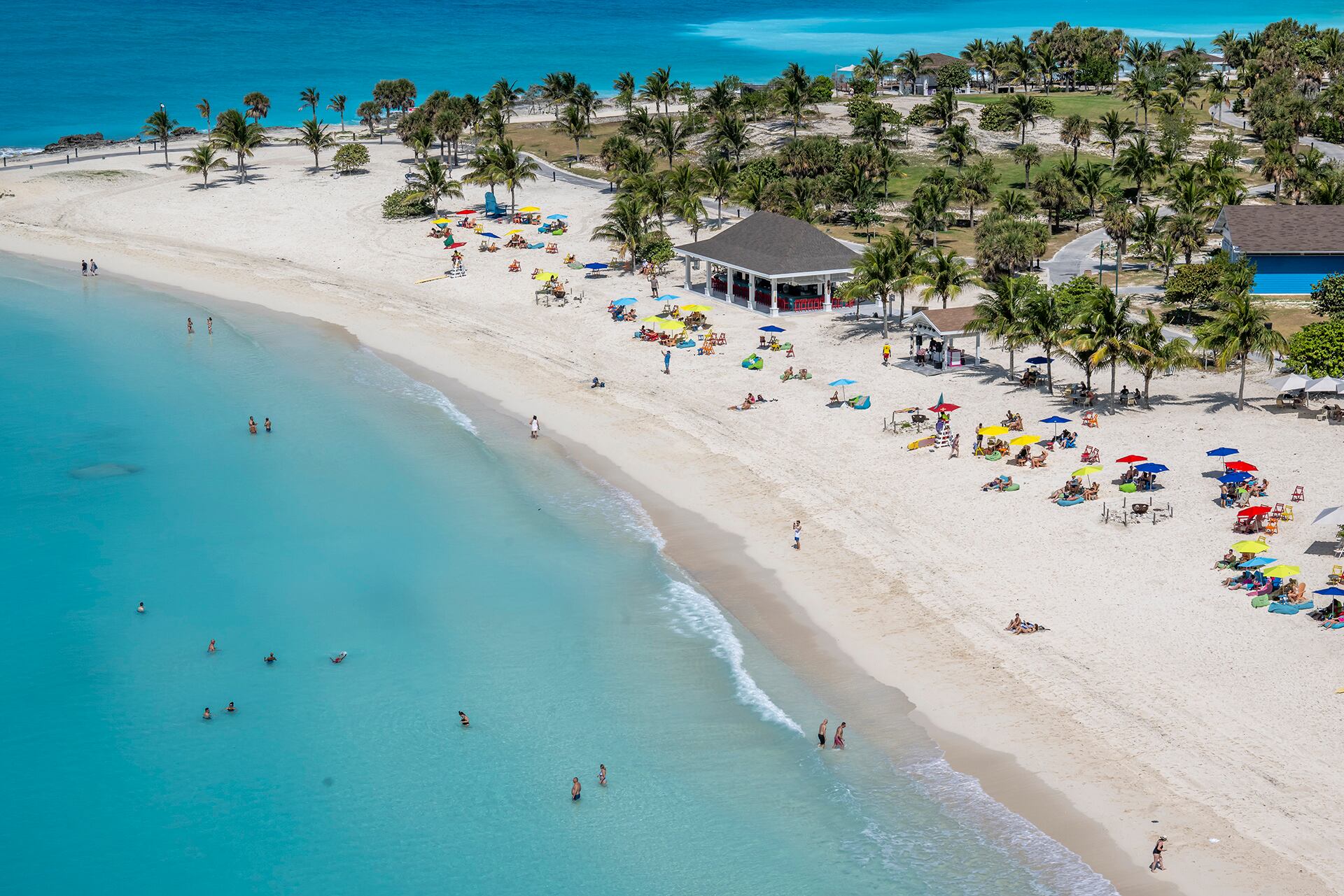 Imagen aérea de una de las paradisíacas playas de la isla Ocean Cay MSC Marine Reserve, en Bahamas
