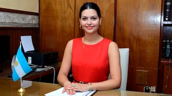 Flor Destéfanis, en medio de