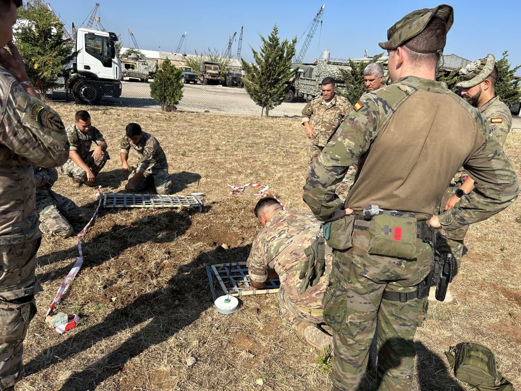 Militares del contingente español destacados en Líbano realizan actividades de instrucción sobre el terreno (EMAD)