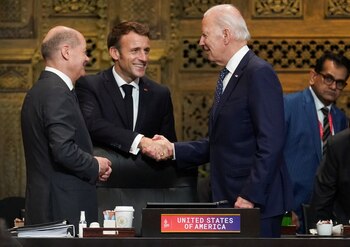 Joe Biden, Emmanuel Macronm, Olaf