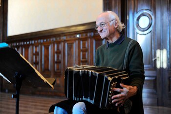 Néstor Marconi, con 80 años