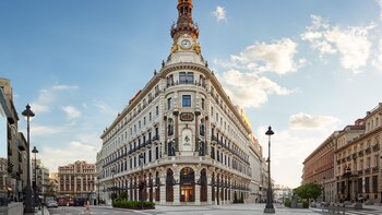 OHLA y Mohari formalizan el