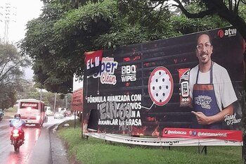 Instalan una bandera del ELN