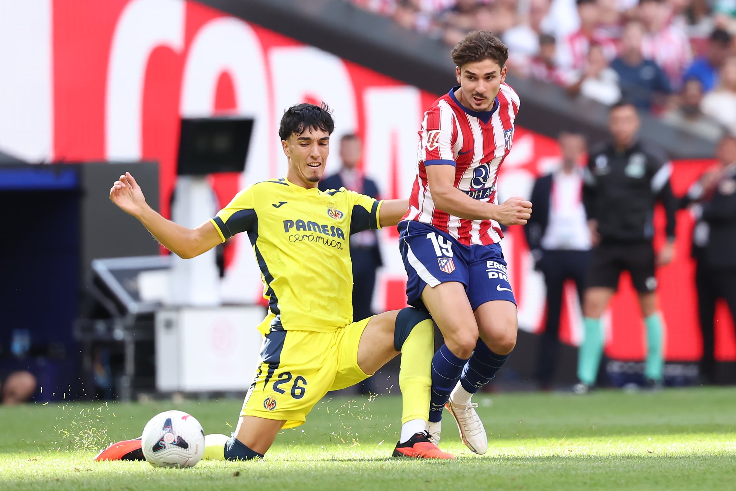 Julián Álvarez tiene una vía legal para romper de forma unilateral su contrato con el Atlético de Madrid si el club no acepta su salida al Barcelona. (EFE/Kiko Huesca)