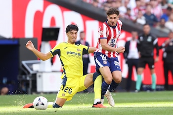 Julián Álvarez tiene una vía legal para romper de forma unilateral su contrato con el Atlético de Madrid si el club no acepta su salida al Barcelona. (EFE/Kiko Huesca)