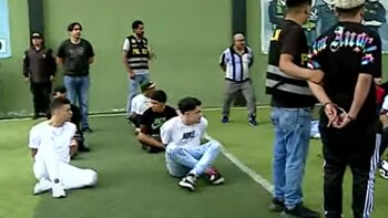 Encuentran drogas y armas en