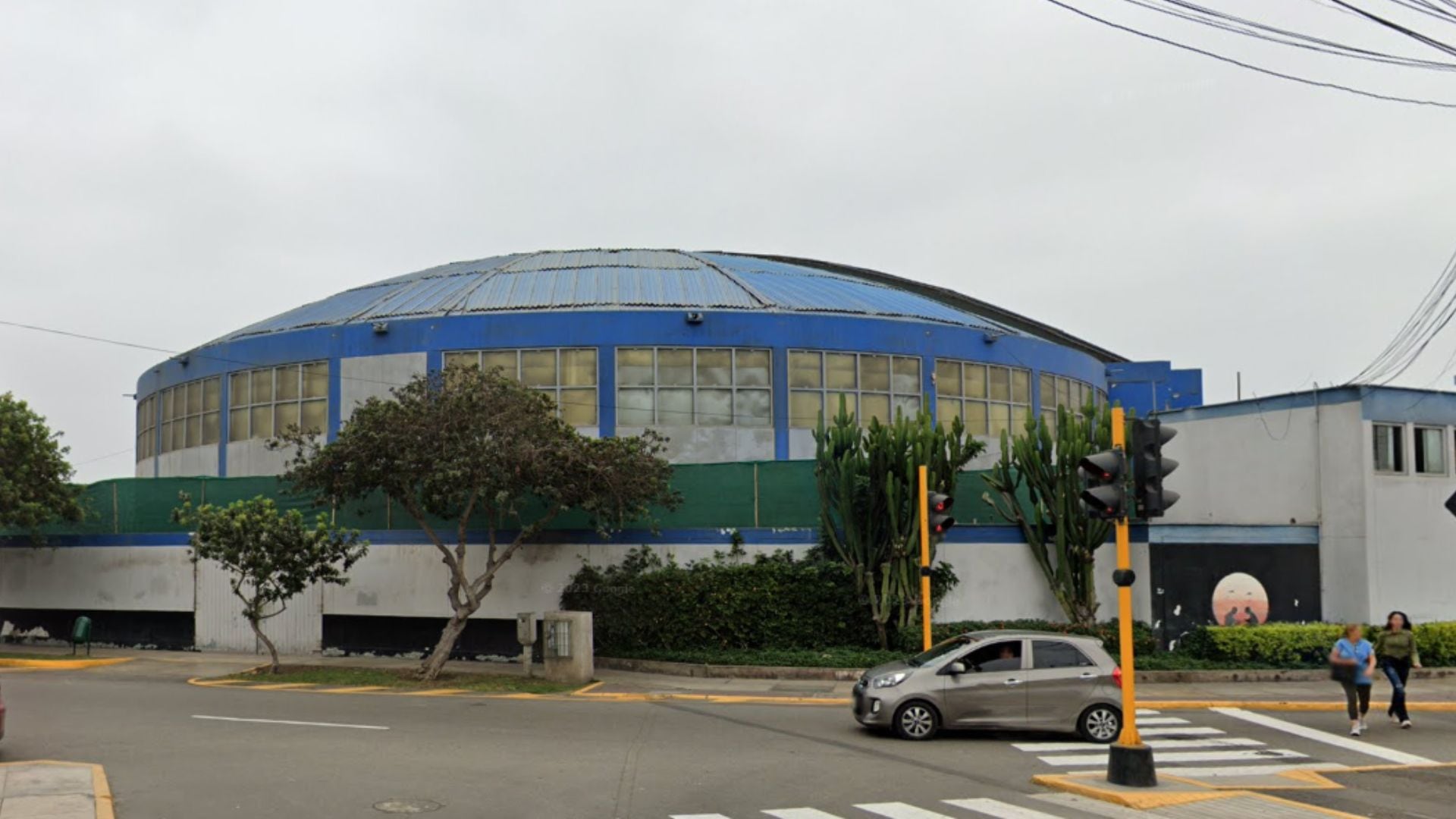 Hallan corrientes de agua debajo del coliseo Bonilla, en Miraflores estructura no puede ser reparada - 24 Horas