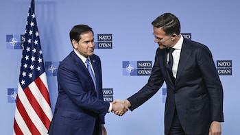 Marco Rubio y Rutte abordan