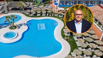 Detenido Pere Albó, exalcalde de Sant Feliu de Guíxols (Girona) de 54 años, por masturbarse en la piscina de un hotel frente a menores
