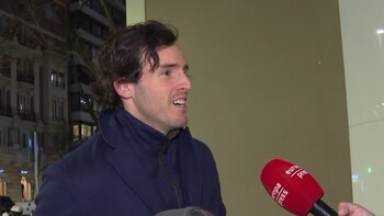 Íñigo Onieva, discreto, esquiva las