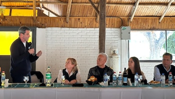 Sergio Uñac reunió a su tropa en San Juan antes de su gira nacional y evitó confrontar con Kicillof