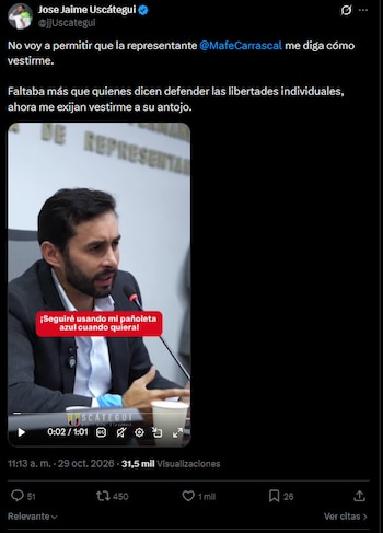 José Jaime Uscátegui defendió el uso del pañuelo azul celeste durante la sesión de la Comisión Primera y consultó si el reglamento del Congreso le impedía llevarlo (@jjUscategui/X)