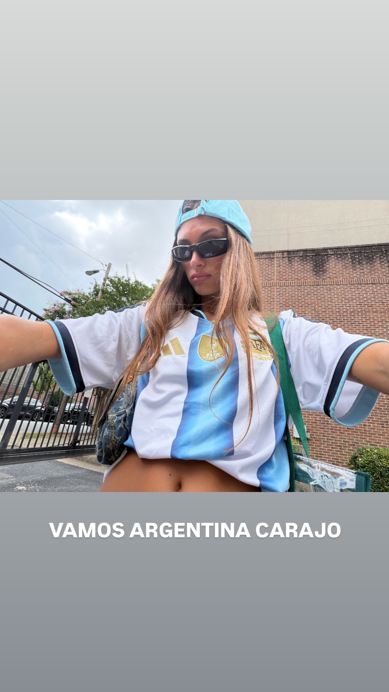 Lola lista para alentar a la selección nacional en el estadio Mercedes Benz