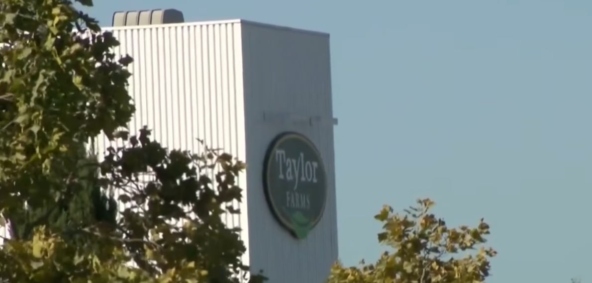 La empresa mexicana, principal proveedora de vegetales para cadenas internacionales, implementó una retirada precautoria en coordinación con las autoridades estadounidenses (CBS Mornings/Taylor Farms)