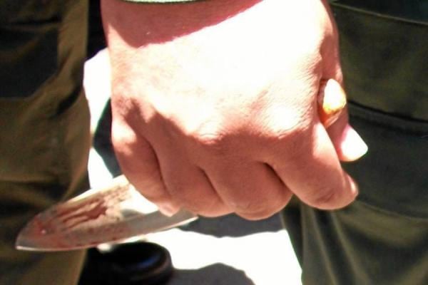 El hombre en varias oportunidades hirió personas con un arma cortopunzante - crédito Colprensa