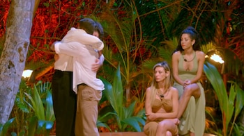 El apoyo entre compañeros se hace visible en uno de los momentos más sensibles de ‘La isla de las tentaciones’