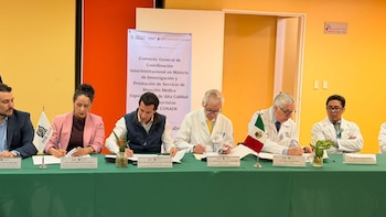 Carlos Javier Pineda Villaseñor e Rommel Pacheco Marrufo lideraram o acordo. Foto: (Secretaria de Saúde)