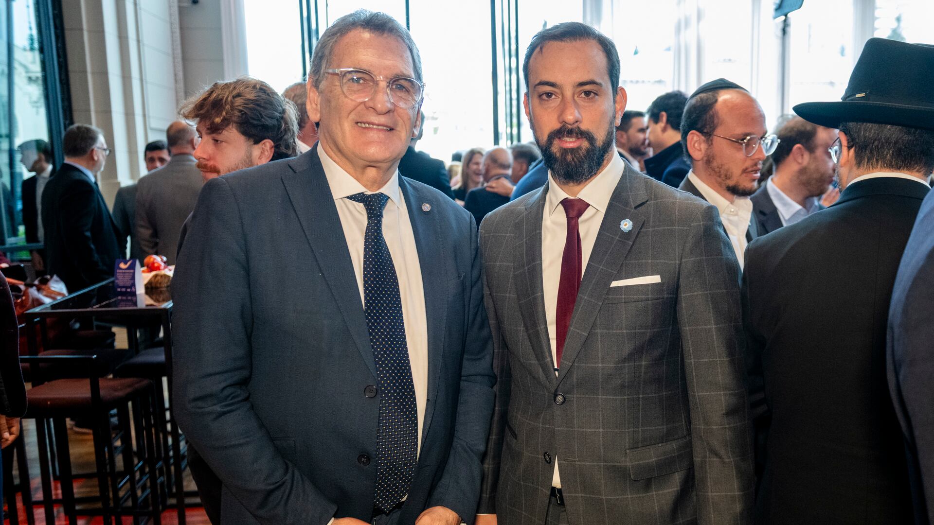 Claudio Avruj, presidente del Instituto Nacional de Asuntos Indígenas, y Ezequiel Herszage