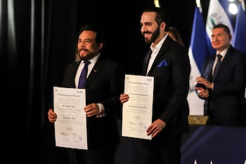 Nayib Bukele oficializó su candidatura a un tercer mandato presidencial junto a Félix Ulloa para las elecciones de 2027 en El Salvador. (AP Foto/Salvador Meléndez)